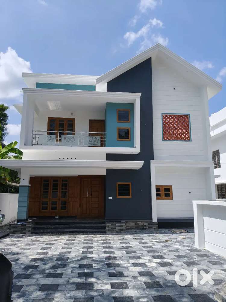 8 cent land with 2000 sqft new house for sale near kanjoor,Aluva,airpo