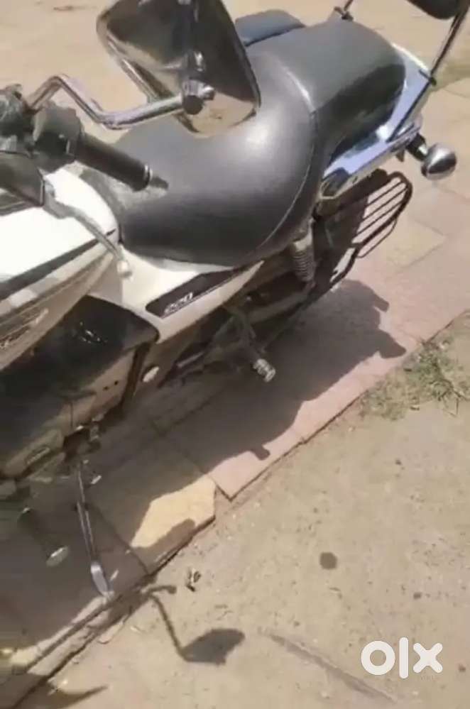 Bajaj Avenger 220