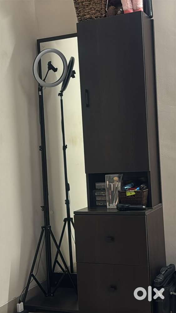 Branded dressing table & Oven