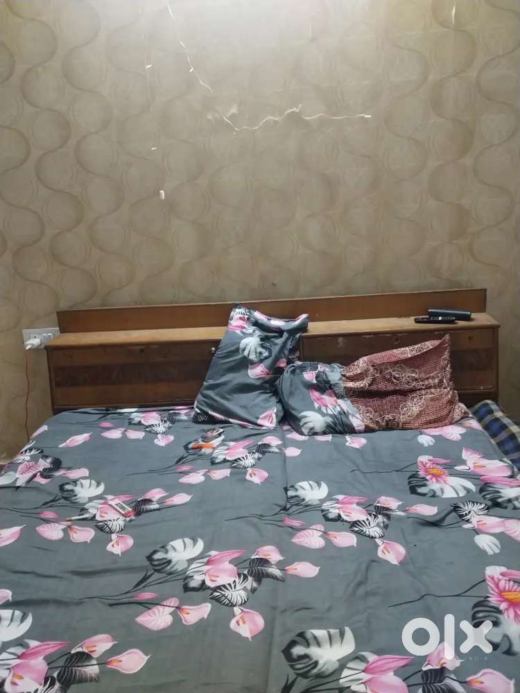 Independent room for bachelors/working professionals