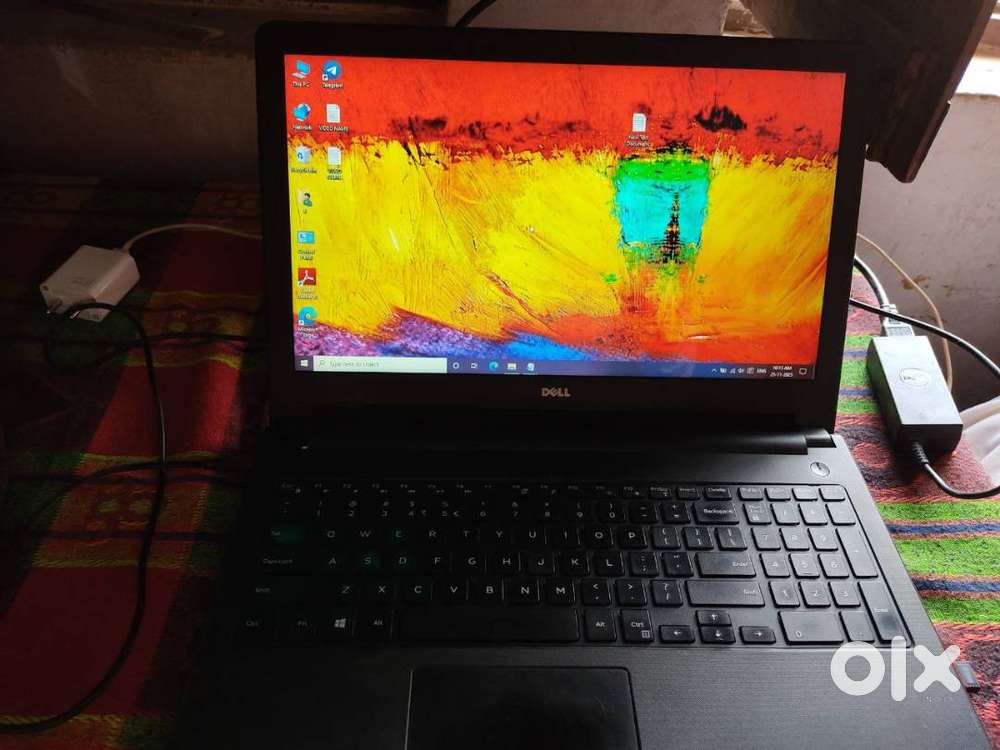 Dell i3 laptop with original charger and bag. FIX PRICE