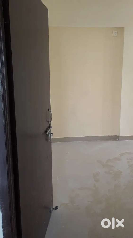 3 Bhk flat in chirondi chowk only family and working girls