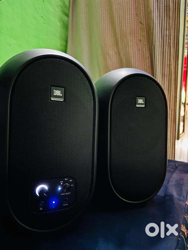 JBL Professional 104-BT Speaker and Wooferwith Bluetooth