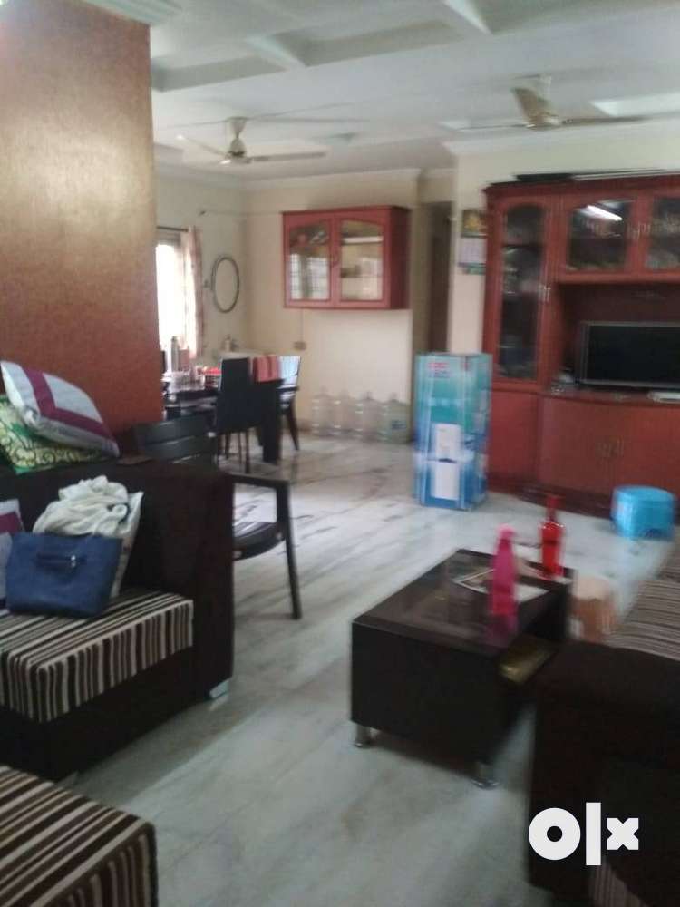 Well Ventilated 3BHK, just beside main road & 400 mts from metro stn