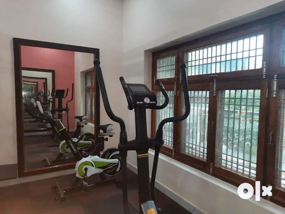 Three BHK flat for sale in tridev dham apartment samneghat Lanka Vns