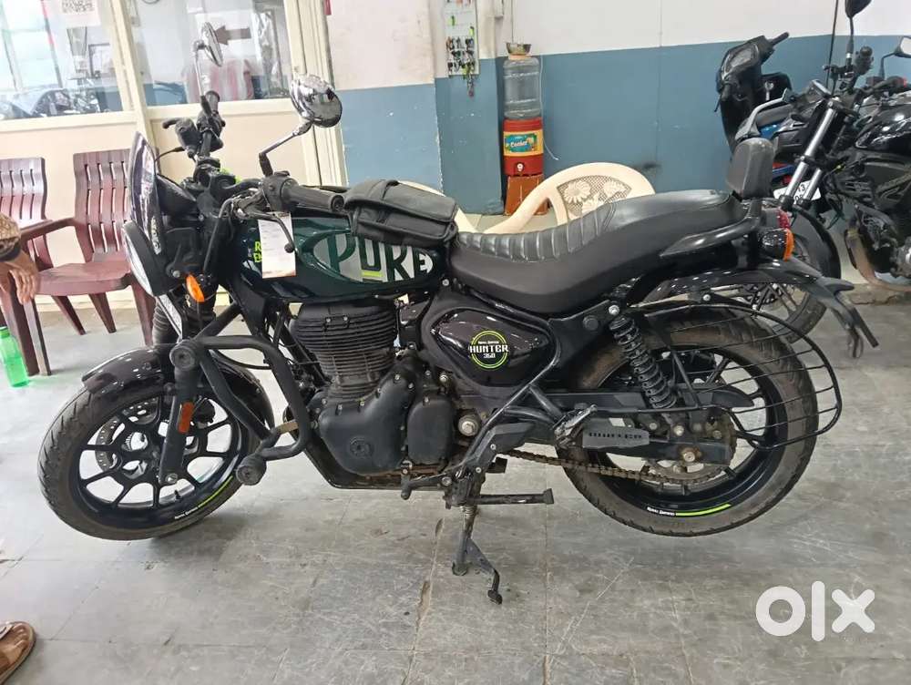 Hunter 350 , 2024 model kms 17000 green color