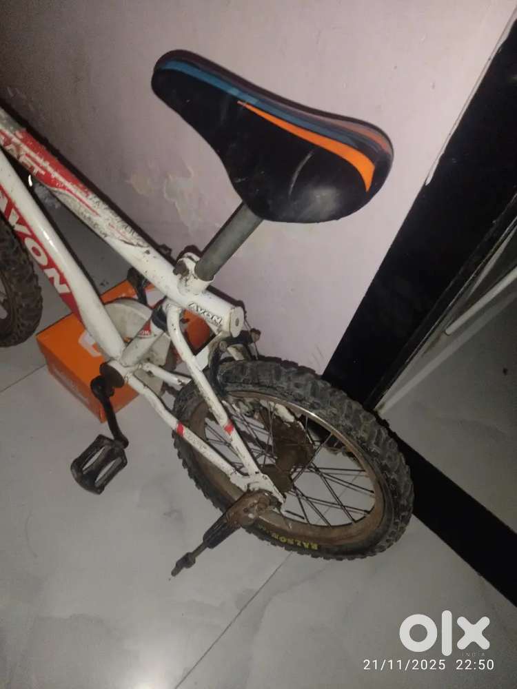 Avon saft bicycle for kid good condition