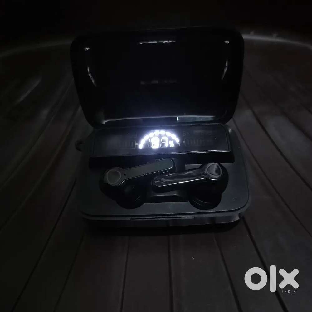 New/Mint Condition Wireless Bluetooth earbuds