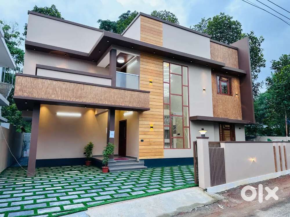 5 cent 2300sqft 4bhk attached Kakkanad Kuzhivelippady near kalamassery