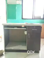 Computer table