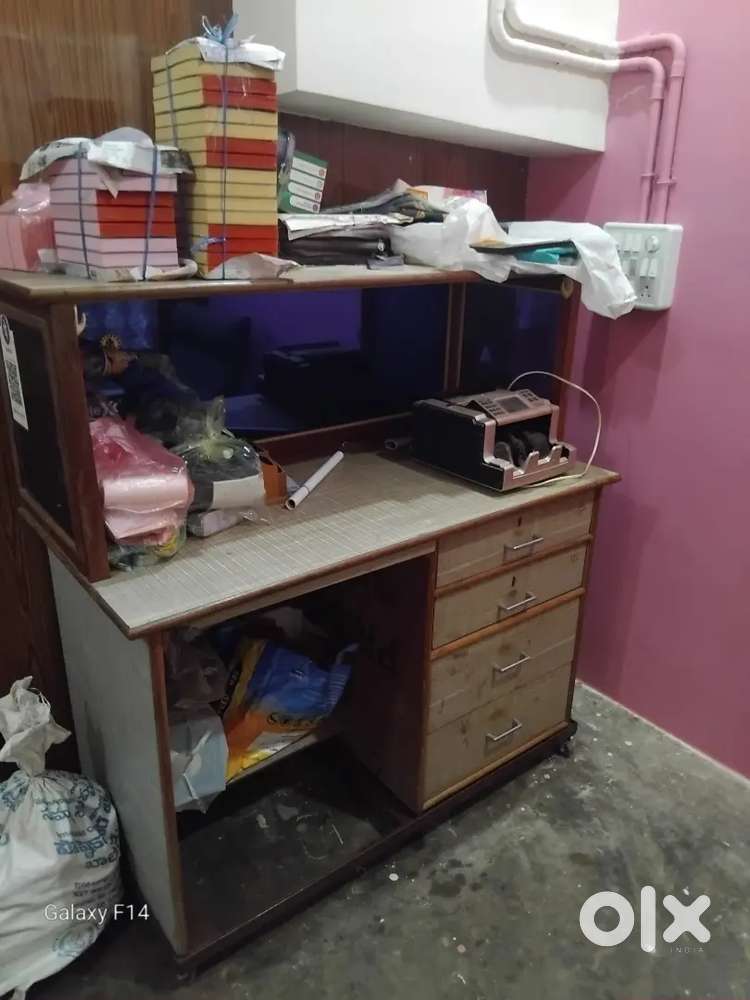 Computer and cash counter table combined