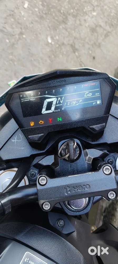New bike ek bhi scratch nahin Hai showroom condition