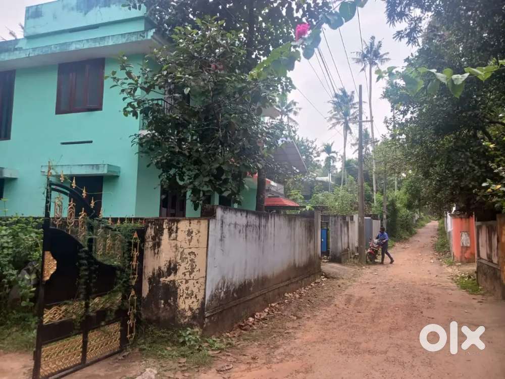 1kilometre from valiyakada