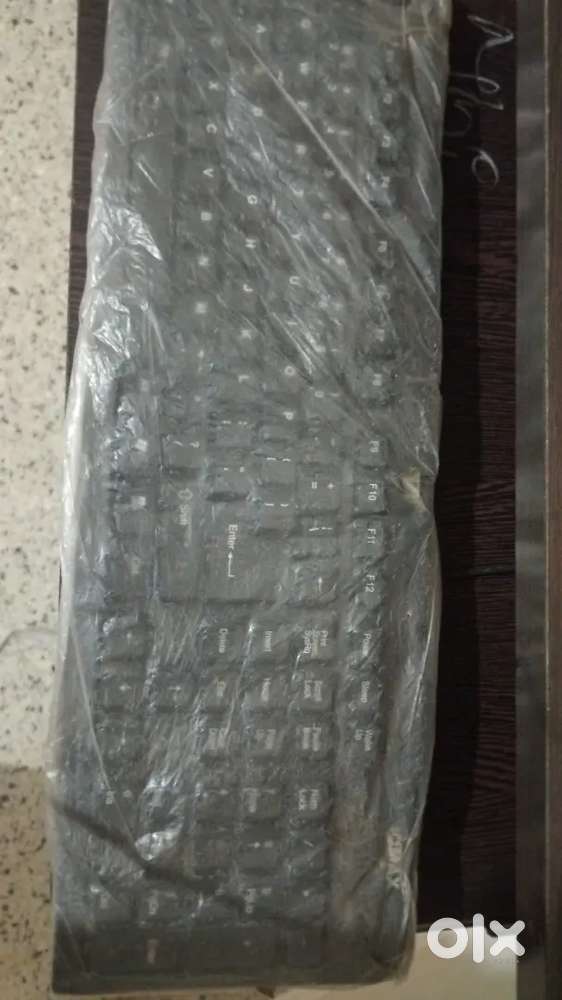 Desktop with speakers and table(Price negotiable)