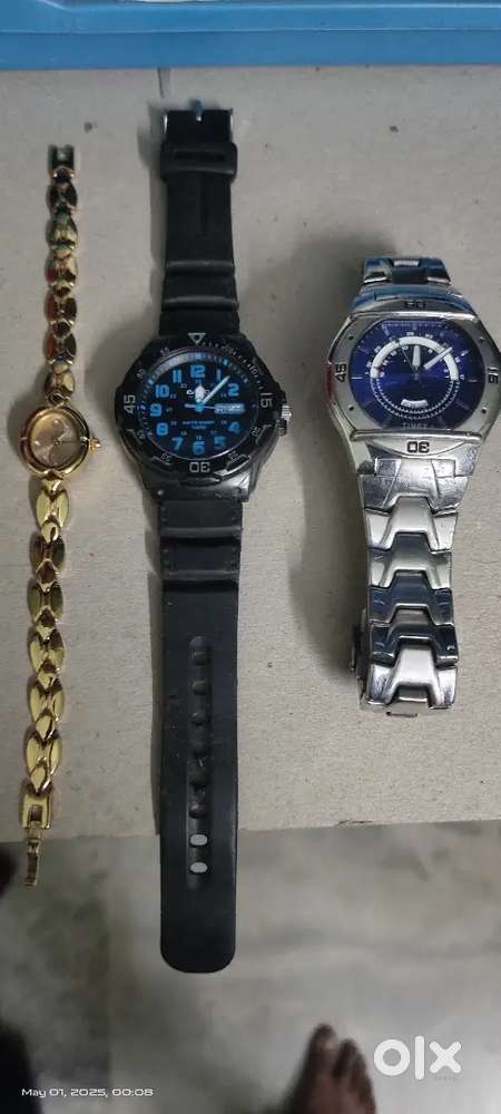 Both Watches Selling