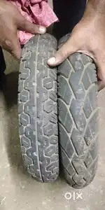 Scooty tyres with tubes.