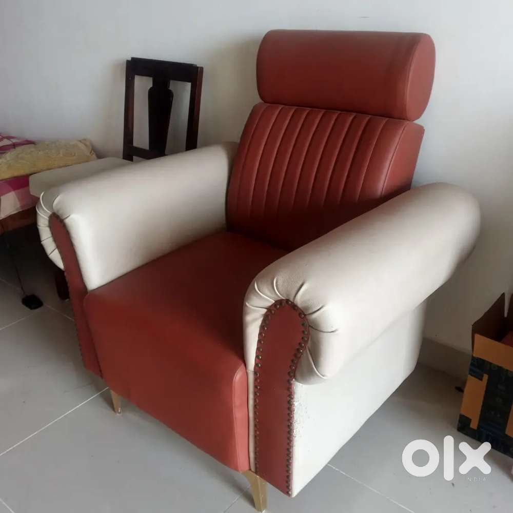 Single seater Leather Sofa