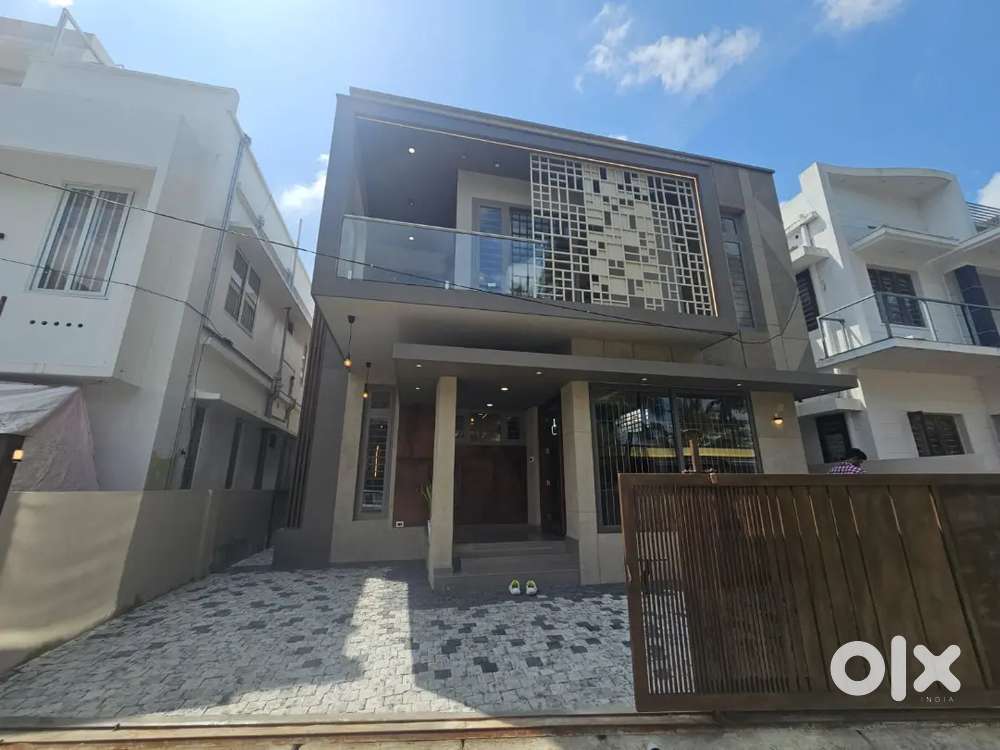 Edappally Manjummel 4cent house for sale