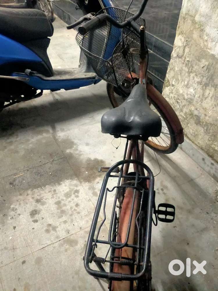 Very good in condition. 6 month old