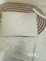 Apple macbook 13 inche