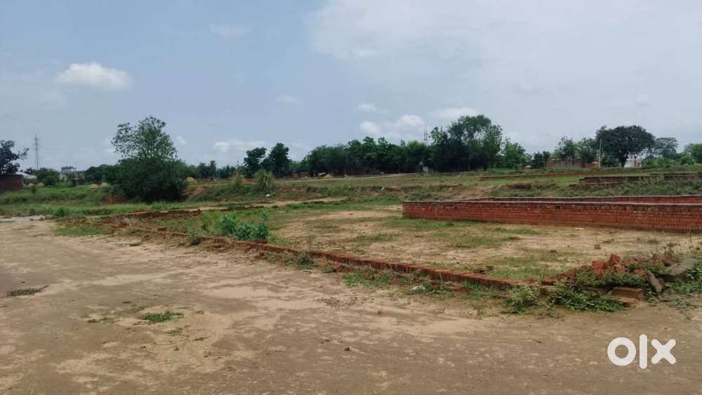 गोरखपुर देवरिया रोड जीडी गोयनका स्कूल के पास प्लाट ले कब्जा पहले दिन