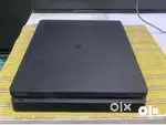 Ps4 slim 500gb with two controllers top notch condition