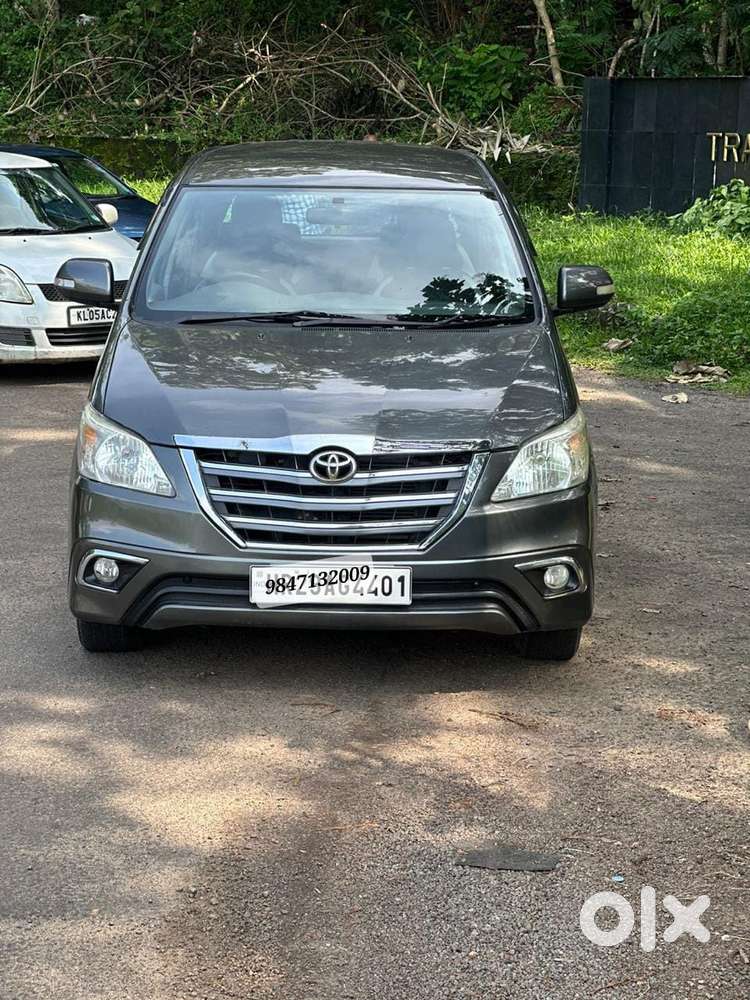Toyota Innova 2.5 ZX 7 STR BS-IV, 2014, Diesel