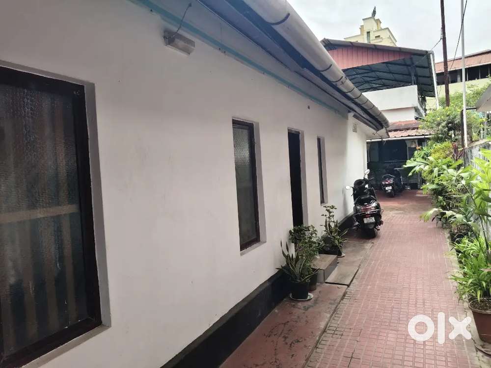 1 BHK Quarters Room For Rent near Punkunnam, Thrissur Town