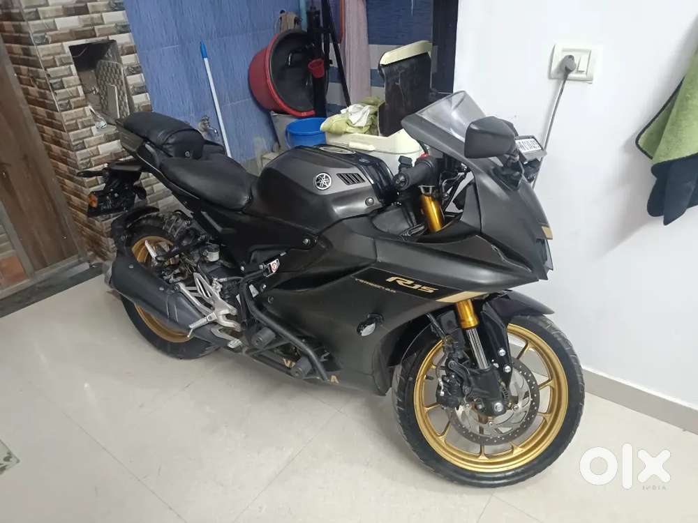 R15 V4 DARK KNIGHT