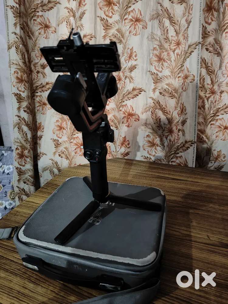 Dji RS 3 GIMBAL with gimbal box