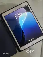Ipad 8th gen Almost new 32GB with All accessories