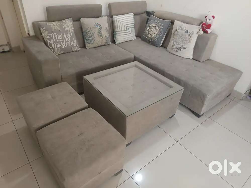 5 Seater L shape Sofa , central table, 2 puffy