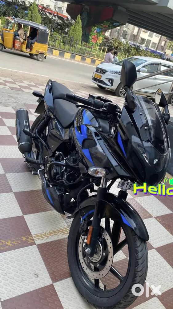 Bajaj pulsar 220 F  2023 november model