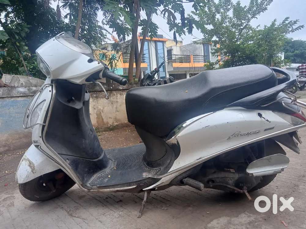 White colour । yamaha Fascino 110 । Top condition