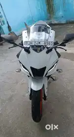 YAMAHA R 15 V4