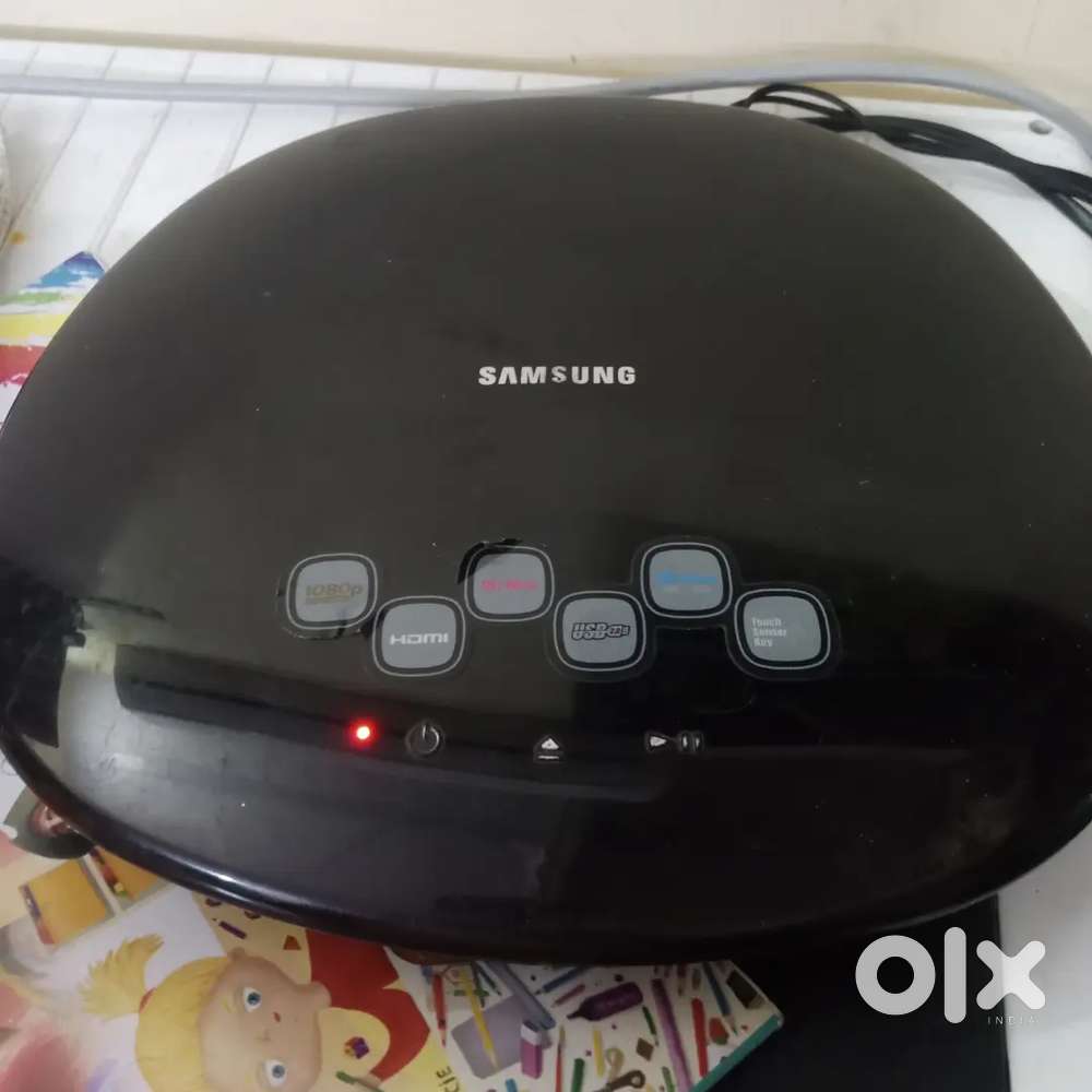 Sumsung DVD player does not have remote, it is loading and not playing