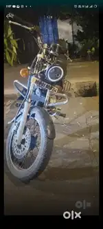 Bajaj Avenger 220 mt black