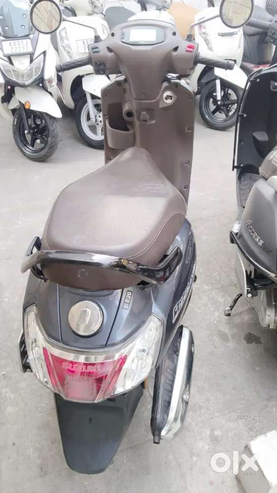Hi i am selling bike