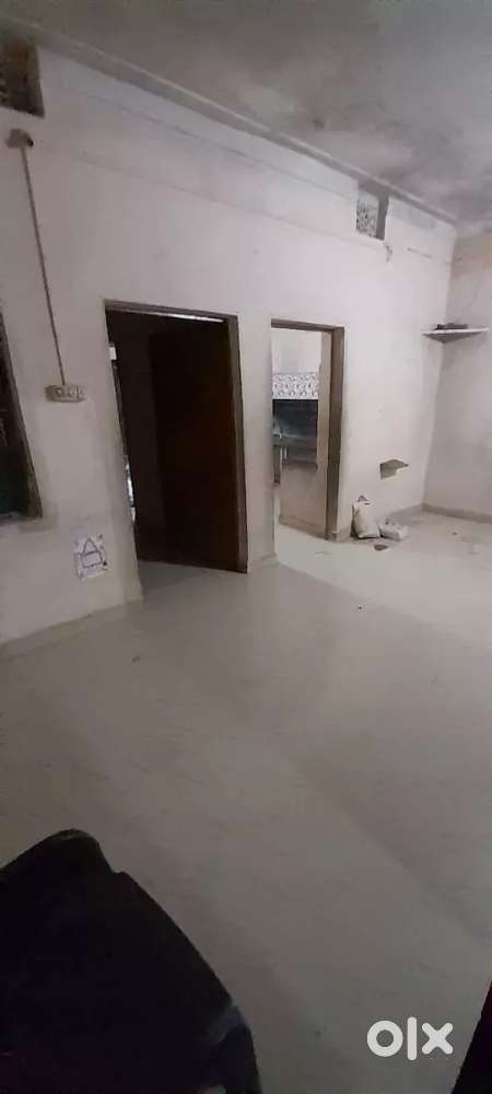 Prime Location me 2BHK kiraye pe dena hai