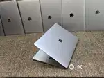 Apple Macbook Pro  i7/16/512/5.5gb Graphics  15inch Retina Touchbar