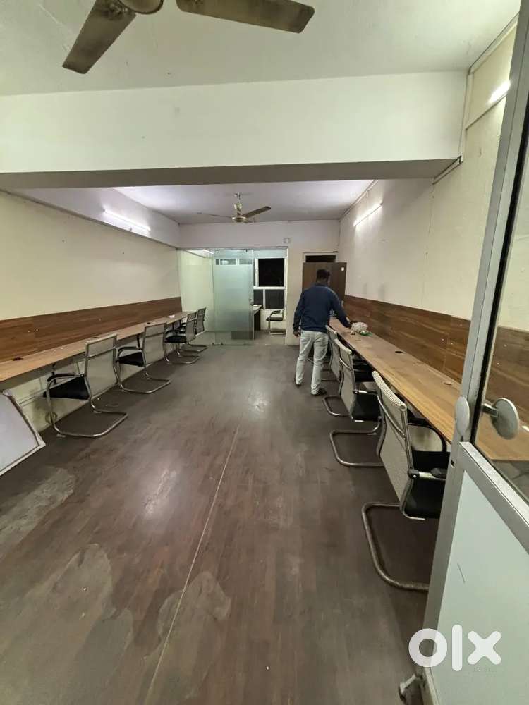 Fully furnished office space available in Sapna sangeeta