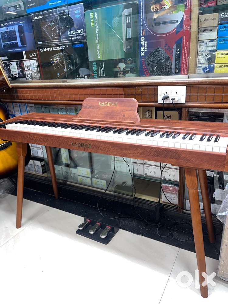 Compact piano