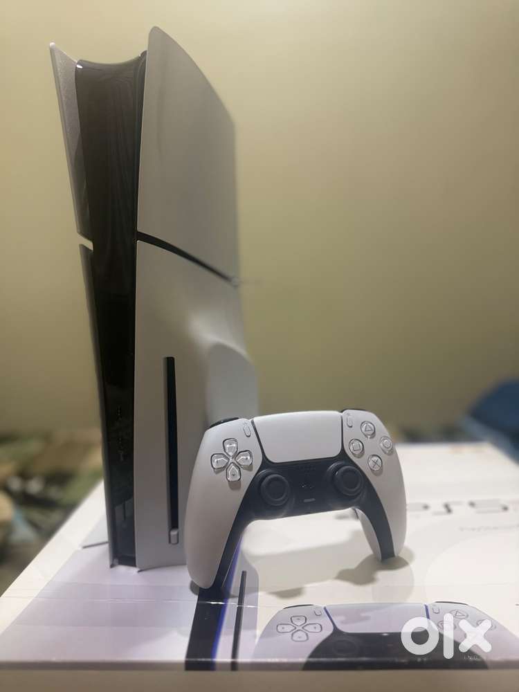 PS5 slim disc (3-4 months warranty left)