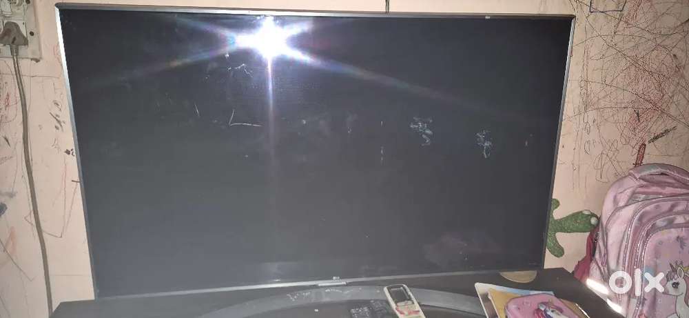 LG TV 43 inch model no. 43uj752t-tb