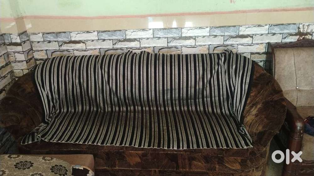 Three seater sofha