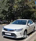 Toyota Camry 2017 Hybrid 94000 Km Driven Family Car