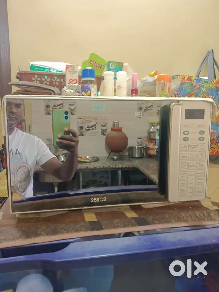 microwave oven