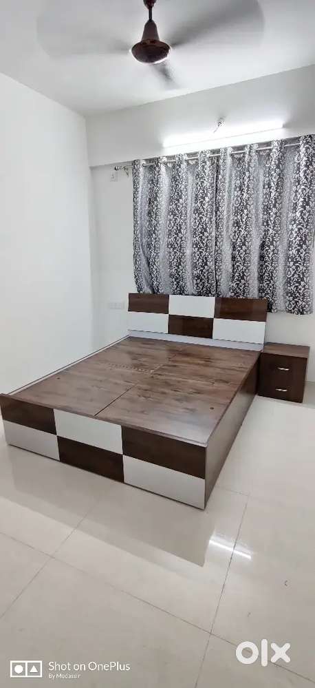 Queen size bed 5x6 FREE DELIVERY IN MUMBAI