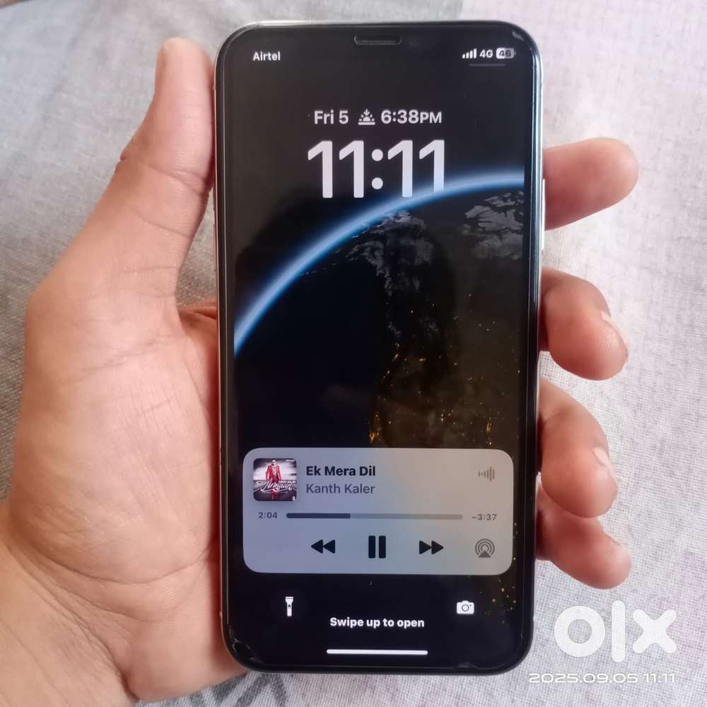 Iphone x white mint condition