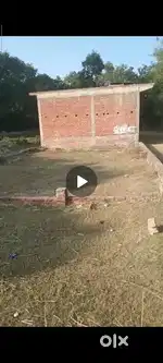 Malihabad road ke aage dhe dhe mau gao pe petrol pump ke pass hai